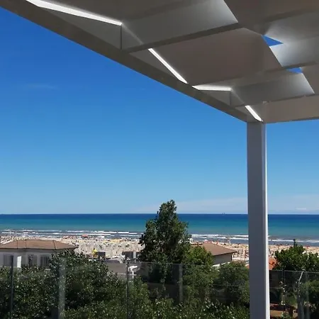 Felix Hotel