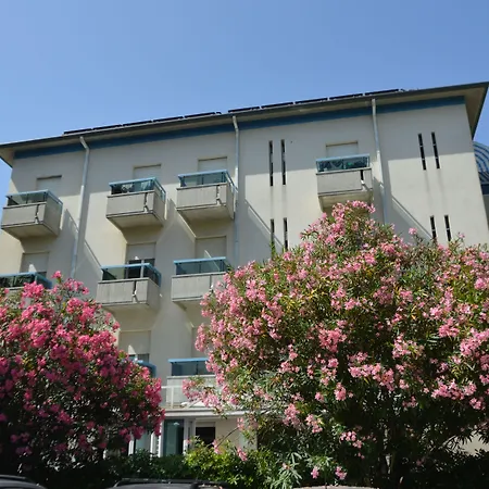 Felix Hotel 3*